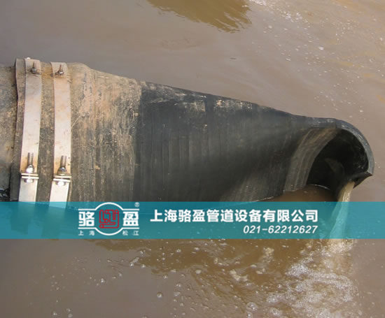 法蘭式<a href=http://www.kfszqlsmyxgs.com/ target=_blank class=infotextkey><a href=http://www.kfszqlsmyxgs.com target=_blank class=infotextkey>鴨嘴閥</a></a>排污現場